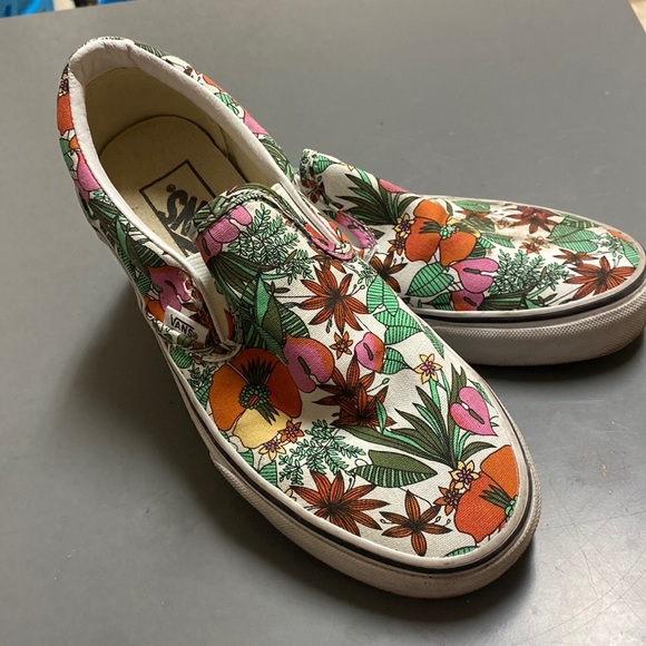 Vans Shoes - Women’s Vans Size 6.5